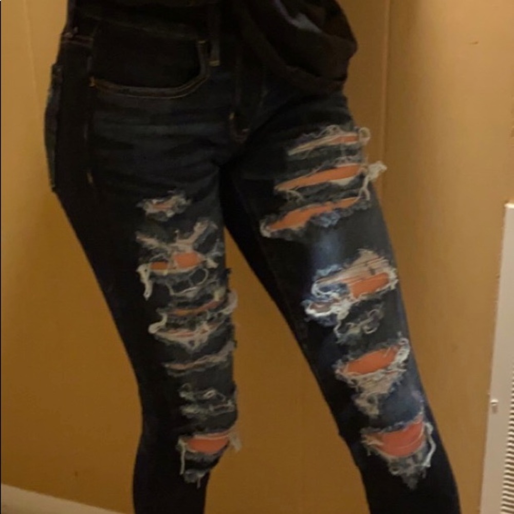 Size 4 Women’s AEO Jeans.